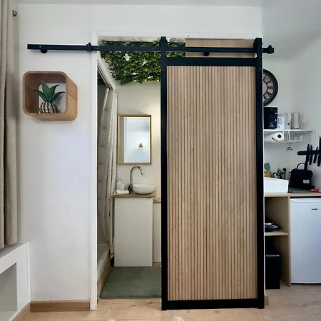 Hautes-rives By Scls Locations *